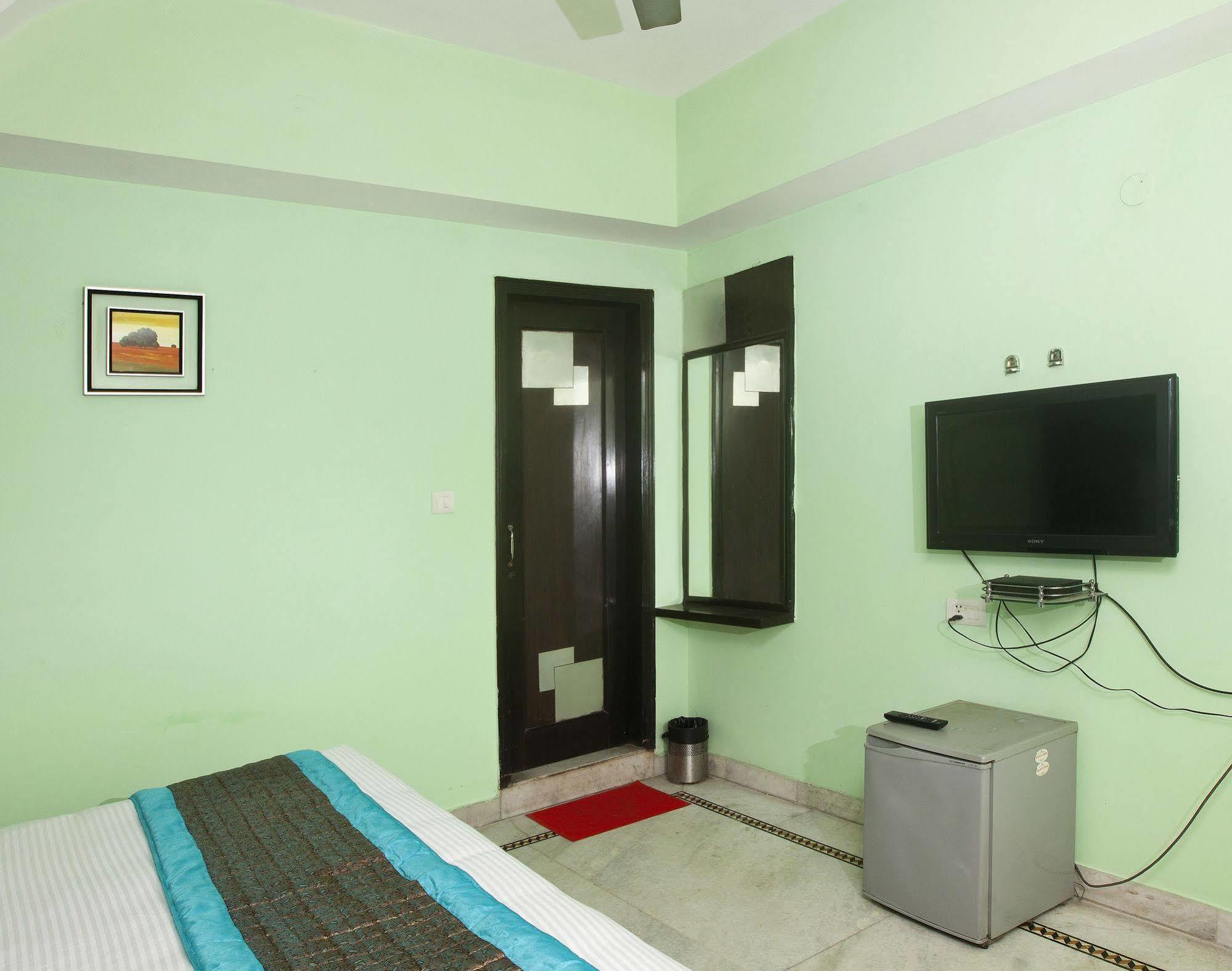 Hotel Ananda Делхи Екстериор снимка