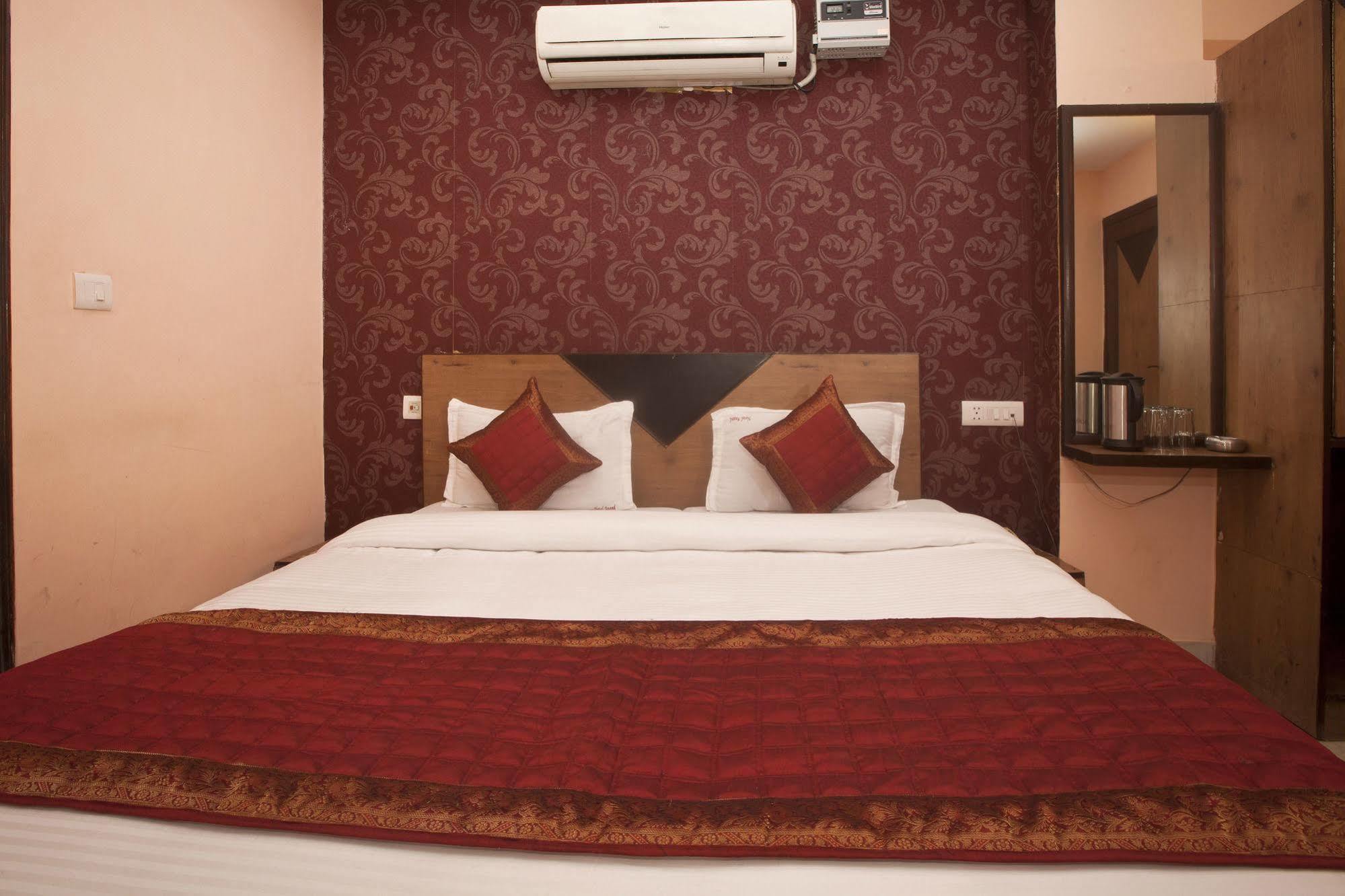 Hotel Ananda Делхи Екстериор снимка