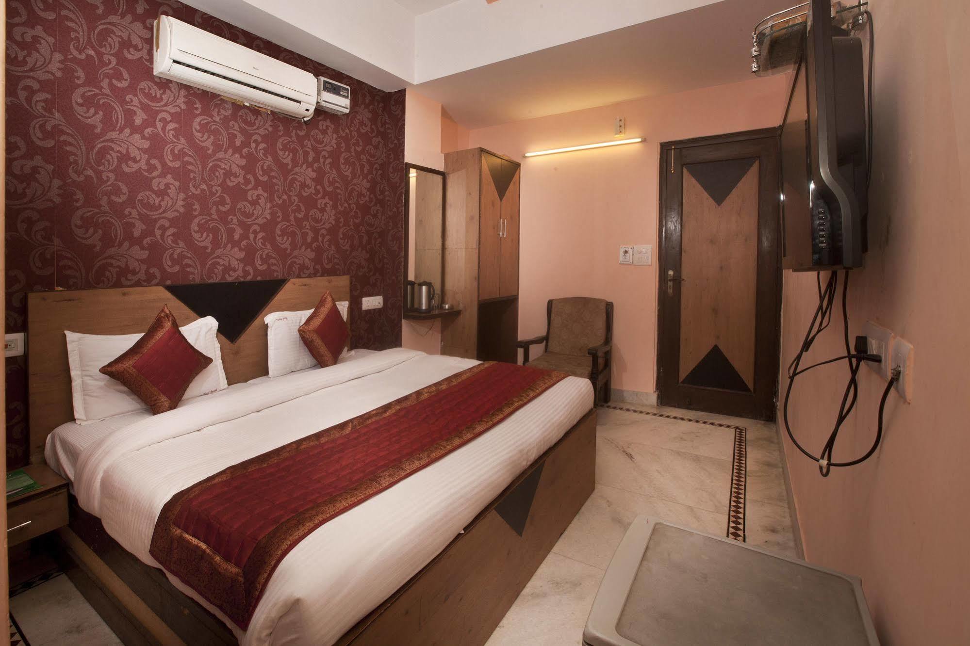 Hotel Ananda Делхи Екстериор снимка