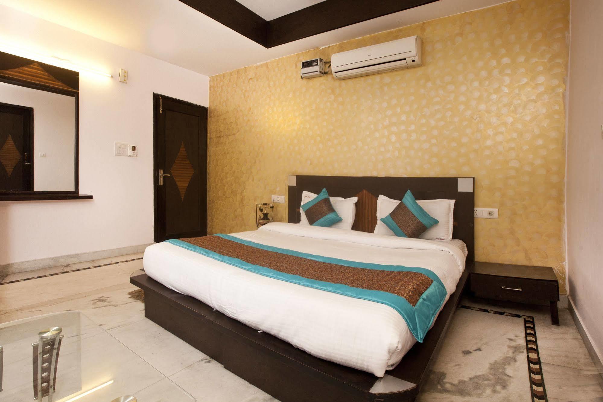 Hotel Ananda Делхи Екстериор снимка